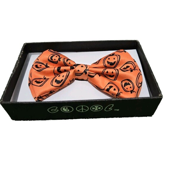 Fashion Adjustable Men Pre-tied Bowtie Necktie Halloween Bow Tie Novelty Tuxedo - Picture 1 of 2